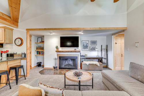 Keystone Apartment | Ski Shuttle and Mountain Views Keystone Resort Home