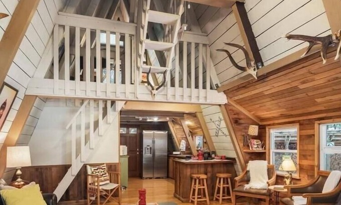 Skykomish Cabin | SkyCamp: Exclusive Stevens Pass Retreat w/5 Cabins, Spas & Sauna