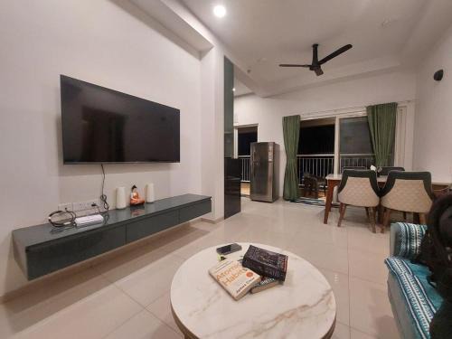 Gandhinagar Apartment | SKYLîNE SUITE-2298