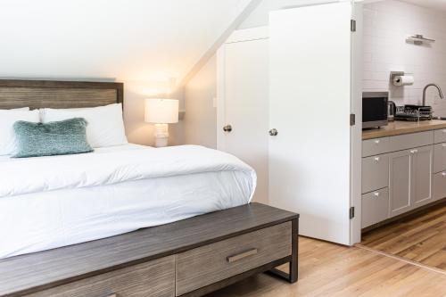 Hendersonville Hotel | SKYLARANNA Resort & SPA