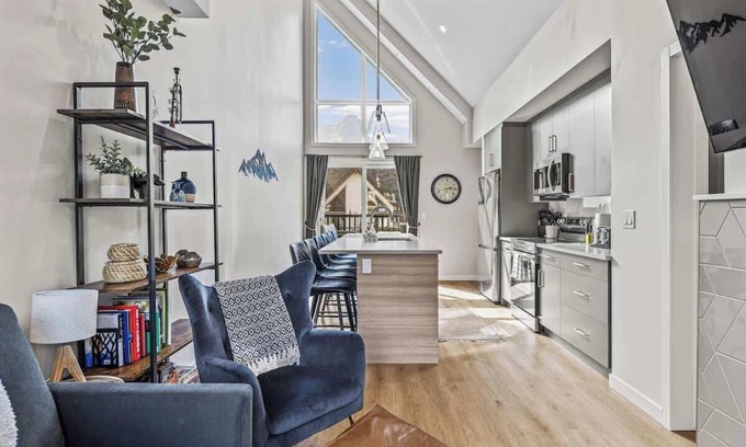 Cougar Creek Apartment | Skyline Peaks Mountain Retreat