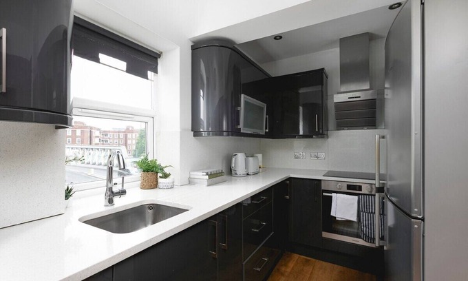 North Kensington Apartment | Skyvillion - Ladbroke 3bed Aprt near Notting Hill