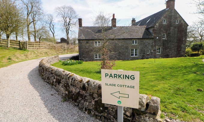 Cauldon Low Cottage | SLADE COTTAGE, pet friendly, with open fire in Ilam, Staffordshire