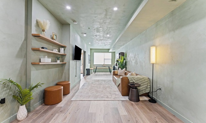 Washington House | Sleek & Cozy DC Oasis 1BR/1BA w/Accessible backyard