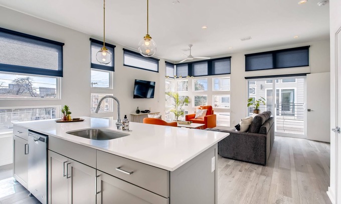 Knox - Henderson House | Sleek New Luxury Home in Prime Uptown Location!