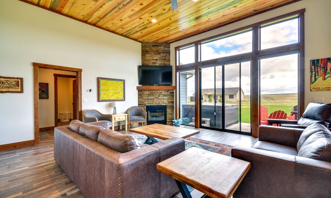 Red Lodge House | Sleek Red Lodge Home Rental w/Private Hot Tub!