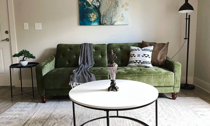 Rock Creek Apartment | Sleepover: Stunning 1BD/1BA + Gym - Little Rock