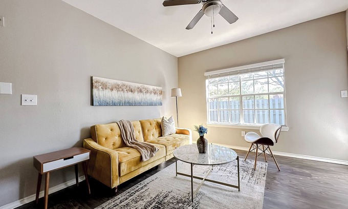 South Side Apartment | Sleepover Wonderful 1BD/1BA + Gym - Corpus Christi