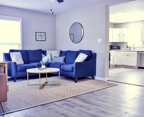 Port Royal House | Sleeps 12! 5 BDRM-2 Kings,3 Queens-Deck & Patio-Mins to PI & Beaufort