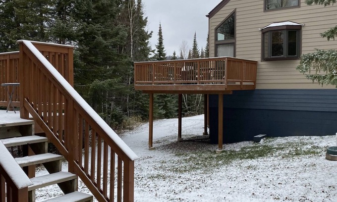 Lutsen House | Sleeps 20! Group Ready Ski In/Ski Out EscapeAway! - June Stays 2 + 2 on us!