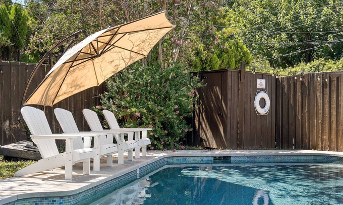 Northwest Dallas House | Sleeps 20 w Heated Pool & Billiards by DAL Airport