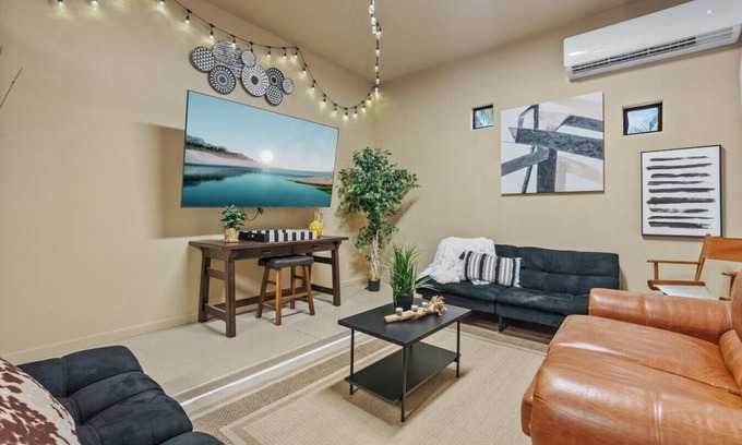 Rio Verde Foothills Villa | Sleeps 25, Heated Pool and Spa, Pickleball Court