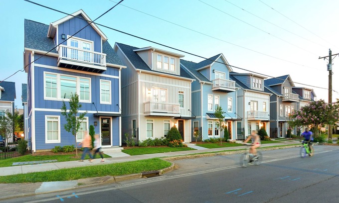 Buena Vista House | Sleeps 36, 3 Homes | Walk to Germantown | Modern Townhomes Near DT | AvantStay