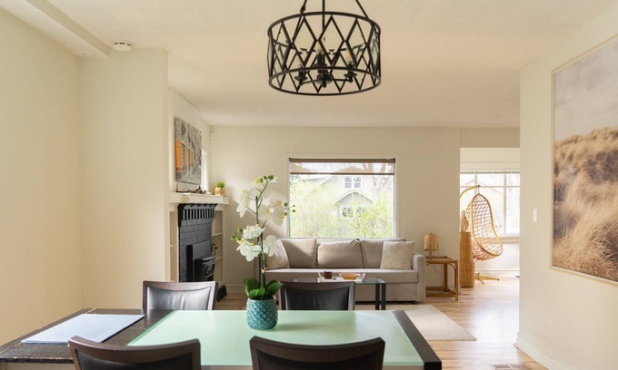 Crescent Heights House | Sleeps 4 - Family friendly home with yard - pet friendly