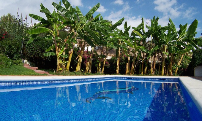 Nerja Villa | Sleeps 8 | Villa Pinomar | CG R865