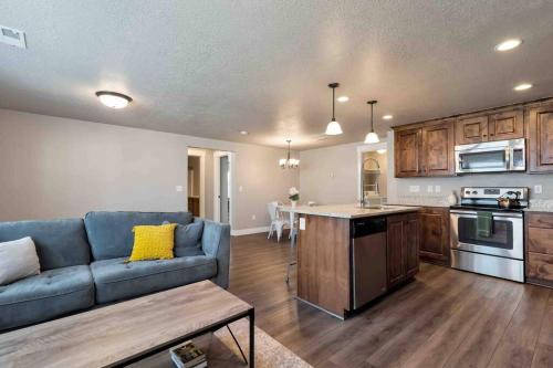 Vineyard Apartment | Sleepy Ridge Apt in Vineyard/Orem (Sleeps 6)