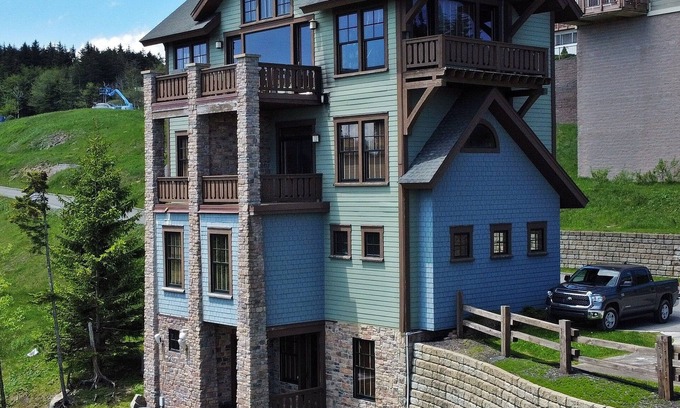 Snowshoe House | Slope side 8 BR at Sanctuary Majestic Mountain Top Estate 4800 square feet of quality sleeps 16