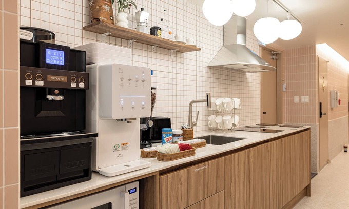 Seogyo-dong Hotel | Slow On Hostel Hongdae