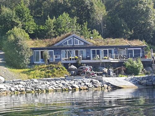 Aheim House | Småstranda Fjord Lodge