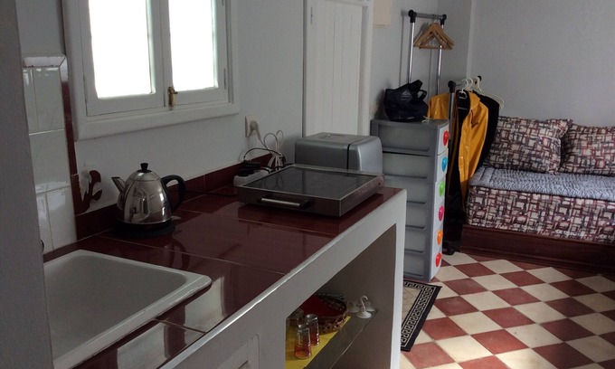 El Ensanche Apartment | Small attic-independent studio