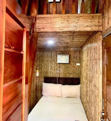 Real Hotel | Small Deluxe Adjacent Room