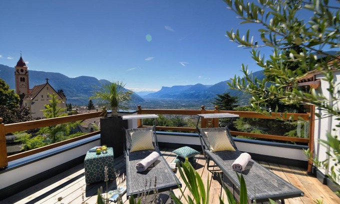 Tirolo Hotel | Small Hotel Sonne