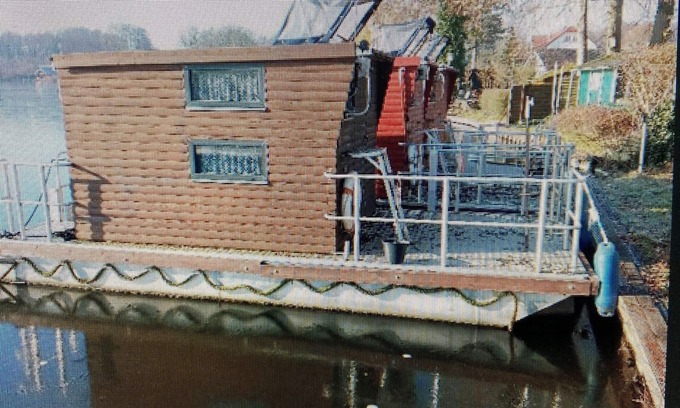 Lychen Boat Rental | Small houseboat ideal for fishing or experiencing nature!