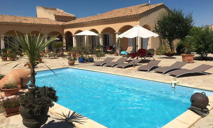 Arles Apartment | Small paradise near Arles in Provence, big terrace and pool