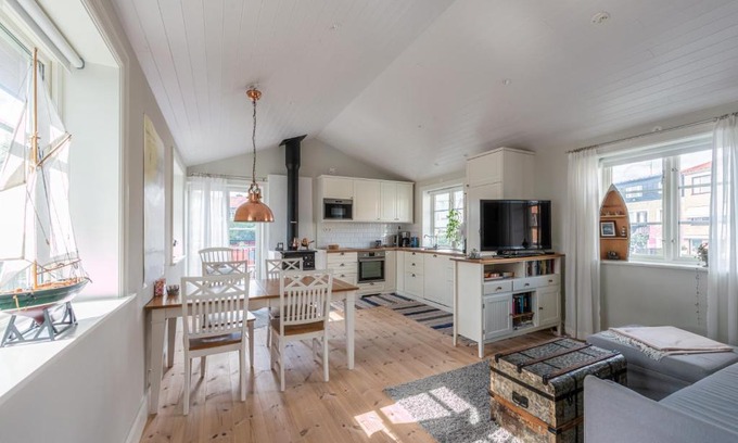 Vaxholm Apartment | Small Red House In Central Vaxholm