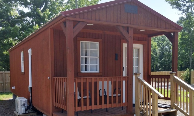 Plainview Cabin | Small town Cabin in center of Tri Peaks River Valley