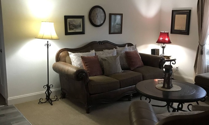 Calhan House | Small town, pet friendly: The White House