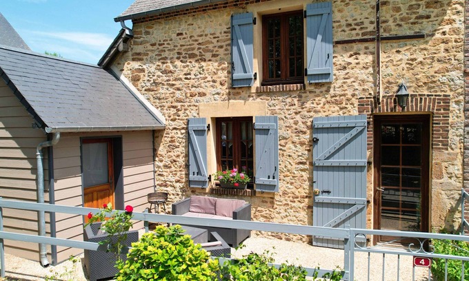 Ferrieres-la-Verrerie House | Small village house in the heart of Normandy!