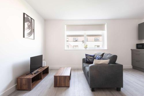 Bradford Apartment | Smart 1 Bedroom Apartment in Bradford with Parking