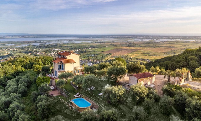 Pieve a Elici Villa | Smart and Convenient Sea View Villa with Pool in Lucca