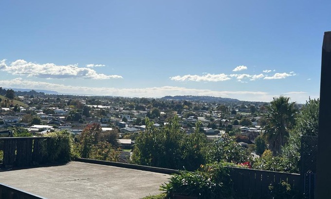 Taradale Apartment | Smart Comfortable Unit