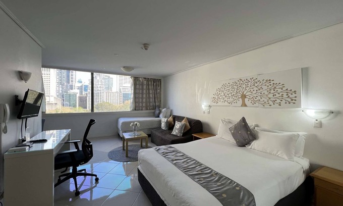 Darlinghurst Apartment | Smart Studio Sydney Hyde Park with City and Park Views