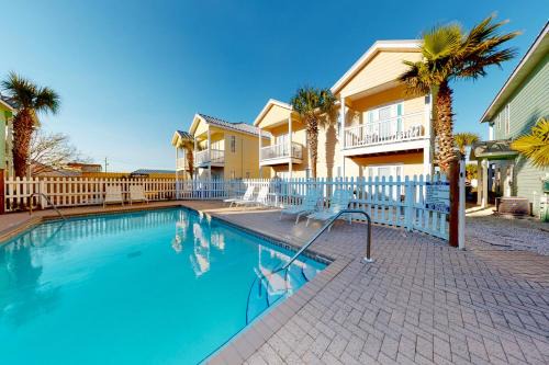 Sago Park Townhomes House | Smiles N Waves