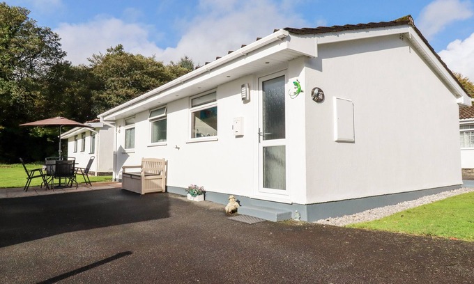 Liskeard Cottage | SMUGGLERS, pet friendly, with a garden in St Cleer