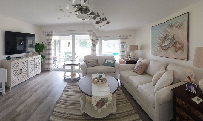 East Naples Villa | Snow birds, & Golfer Delight, 2BR,2BA single story Glades Golf and Country Club