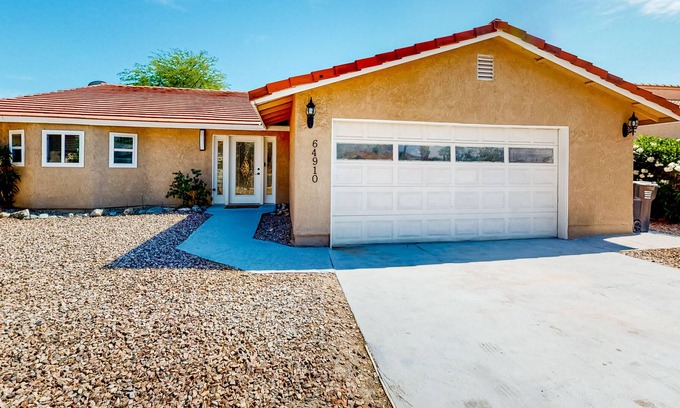 Desert Hot Springs House | Snowbird-friendly home near downtown Palm Springs with grill, patio, mtn views