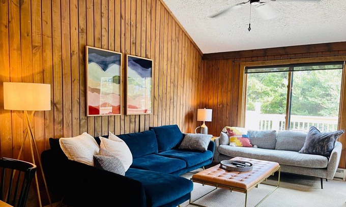 Snowshoe Cabin | Snowdaze Cabin - Snowshoe, Ski In/Out, Fireplace
