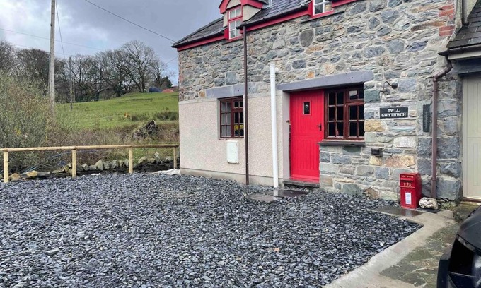 Gallt Y Foel House | Snowdon Cottage Llanberis Tucked Away In The Mountains Of Snowdonia