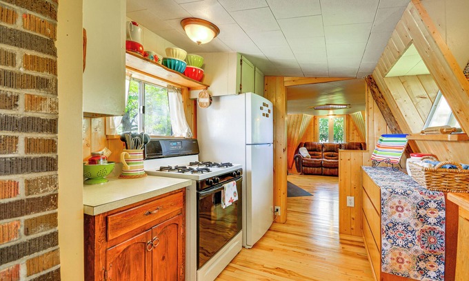 Clark Cottage | 'snowflake Cabin' - Mins to Cody & Red Lodge!