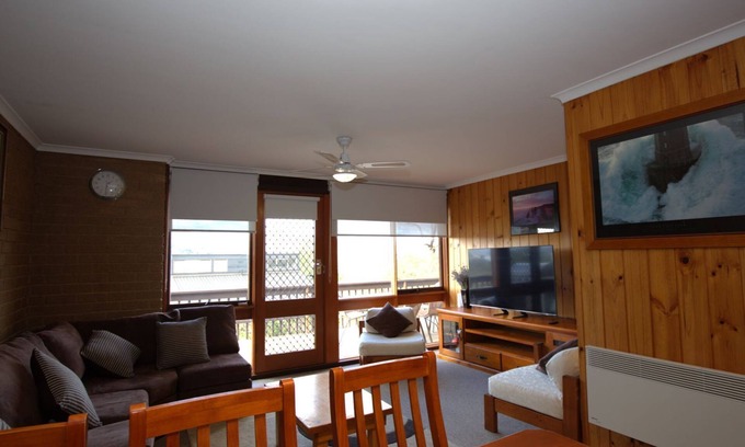 Jindabyne Apartment | Snowy Saga - 2/46 Gippsland Street