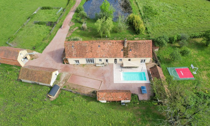 Lenax Villa | So Villa Chez Pommet (03) - Heated swimming pool - Basketball - Sauna 2h Lyon - 30p.