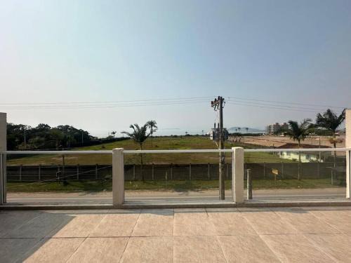 Sao Francisco do Sul House | Sobrado em Itapoá, 150m da praia