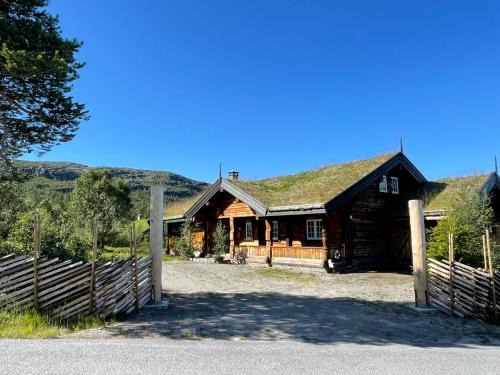 Hovden House | Solsetra - Mountain Majesty Family Log Cabin