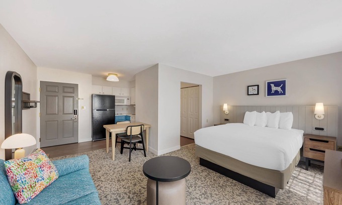 Gateway Hotel | Sonesta ES Suites Austin The Domain Area