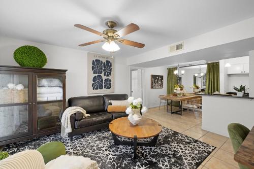 College Station Apartment | Sophisticated 2BR by TAMU - Pool - Tennis - Patio