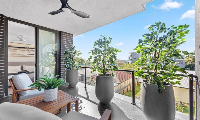 Lutwyche Apartment | Sophisticated Elegance! 2Bed/2Bath/2Car/Balcony